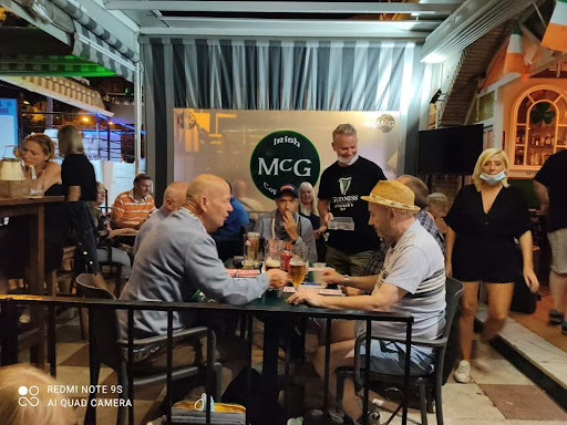 Oceans Fish & Chips Cafe Bar - Av. Antonio Machado, 88, Local 1, 29630 Benalmádena, Málaga