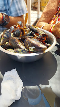 Plats et boissons du Restaurant de fruits de mer Au Détour Mas Conchylicole à Loupian - n°15