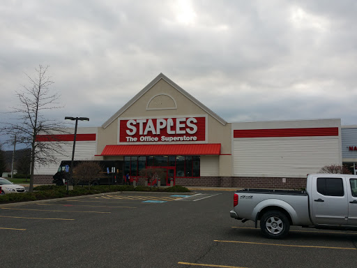 Office Supply Store «Staples», reviews and photos, 122 Danbury Rd, New Milford, CT 06776, USA