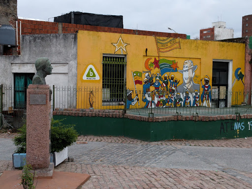 Monumento a Carlos Gardel