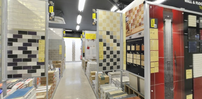 Topps Tiles Woking - Hardware store