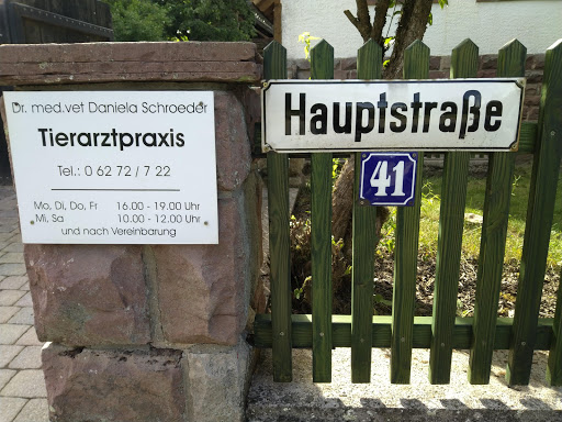 Dr.med.vet. Daniela Schroeder Tierärztin unter Schönbrunn, 