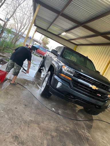 Carwash LOPEZ & SALINAS en Mission