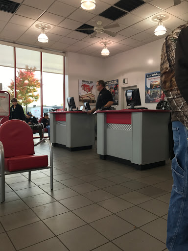 Tire Shop «Discount Tire Store», reviews and photos, 41550 Ford Rd, Canton, MI 48187, USA