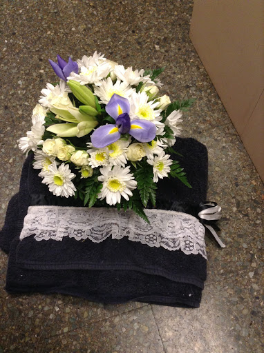 Florist «A New Leaf Flowers and Gifts», reviews and photos, 4106 Monona Dr, Madison, WI 53716, USA