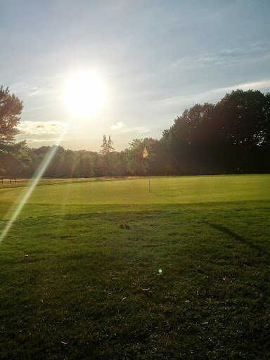 Golf Course «Shawnee Hills Golf Course», reviews and photos, 18753 Egbert Rd, Bedford, OH 44146, USA