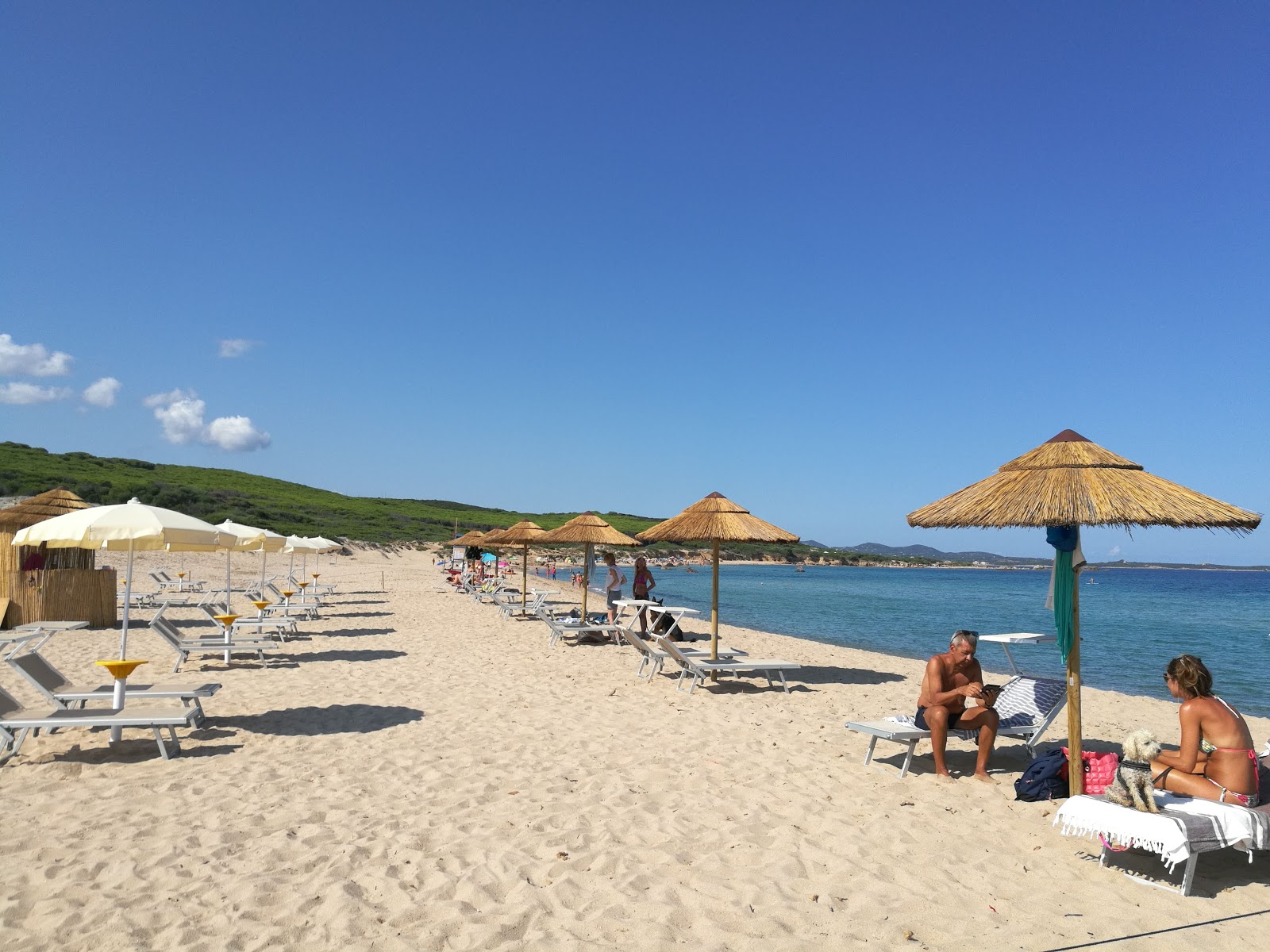 Spiaggia Monti Russu'in fotoğrafı ve güzel manzarası