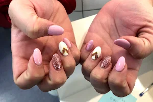Golden Nails and Beauty Palmerston image
