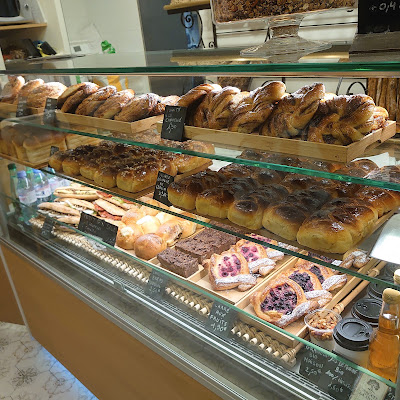 La petite boulangerie jaune à Paris