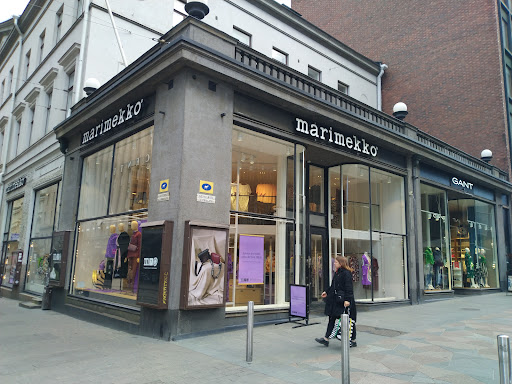 Stores to buy women's bathrobes Helsinki