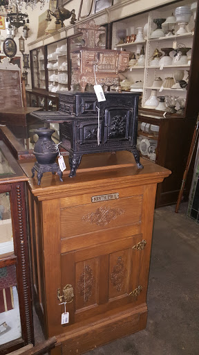 Antique Store «Old Town Architectural Salvage», reviews and photos, 126 N St Francis St, Wichita, KS 67202, USA