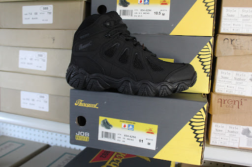 Shoe Store «Mullets Footwear», reviews and photos, 4853 Kinsman Rd, Middlefield, OH 44062, USA