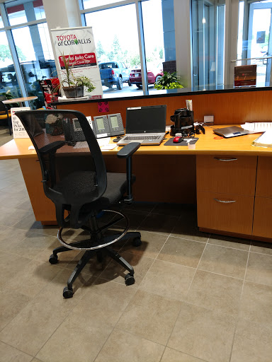 Toyota Dealer «Toyota of Corvallis», reviews and photos, 800 NW 5th St, Corvallis, OR 97330, USA