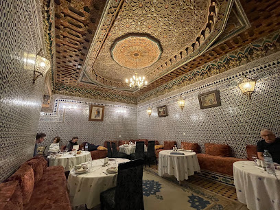 Restaurant Dar Hatim - 19 derb zaouia fandak lihoudi, Fès 30110, Morocco