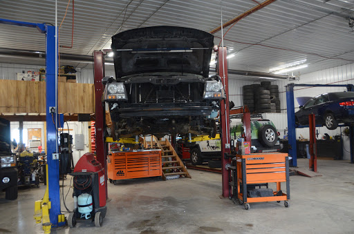 Auto Repair Shop «Maxwell Auto, LLC», reviews and photos, 3527 Dolphin Dr SE a, Iowa City, IA 52240, USA