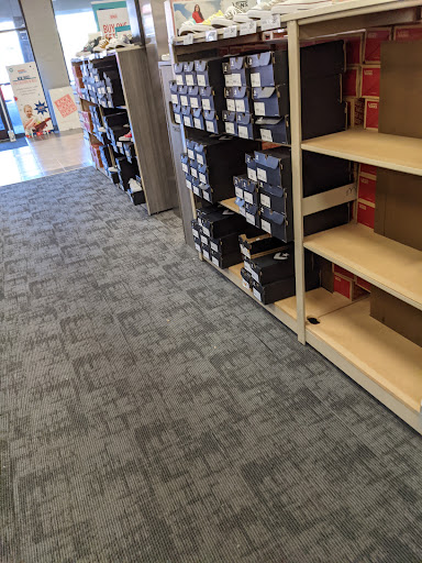 Shoe Store «Rack Room Shoes», reviews and photos, 2809 Battleground Ave, Greensboro, NC 27455, USA