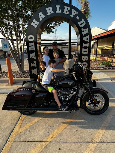 Motorcycle Dealer «Cowboy’s Alamo City Harley-Davidson», reviews and photos