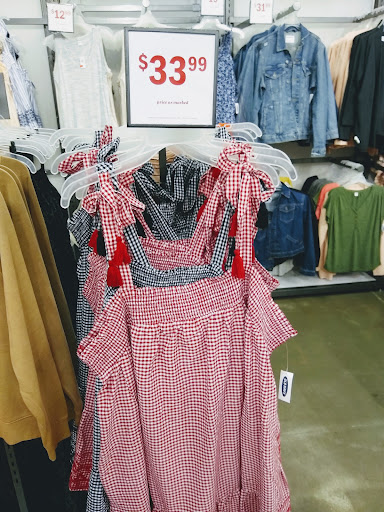 Clothing Store «Old Navy», reviews and photos, 7 Backus Ave, Danbury, CT 06810, USA