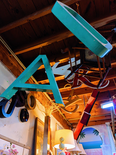 Thrift Store «OddBalls Nifty Thrift», reviews and photos, 530 NE 13th St, Fort Lauderdale, FL 33304, USA