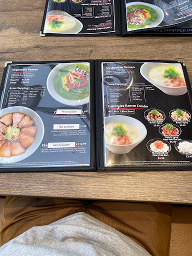 Shopping Mall «Oaktree Mall Shopping Center», reviews and photos, 2024 Center Ave n, Fort Lee, NJ 07024, USA