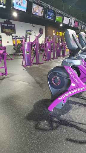 Gym «Planet Fitness», reviews and photos, 3535 W Walnut Ave, Visalia, CA 93277, USA