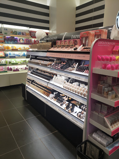 Cosmetics Store «SEPHORA», reviews and photos, 108 N State St Ste 134, Chicago, IL 60602, USA