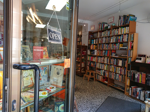 Hibernian. Secondhand English Bookshop