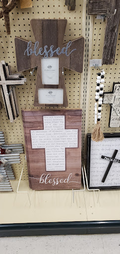 Craft Store «Hobby Lobby», reviews and photos, 241 Buckland St, Manchester, CT 06042, USA