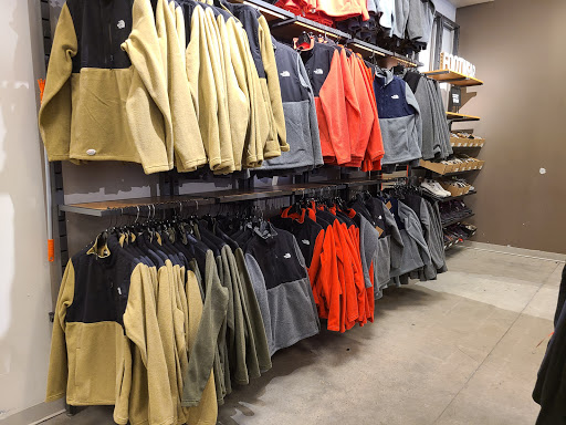 Clothing Store «The North Face Outlet», reviews and photos, 461 Evergreen Ct, Central Valley, NY 10917, USA