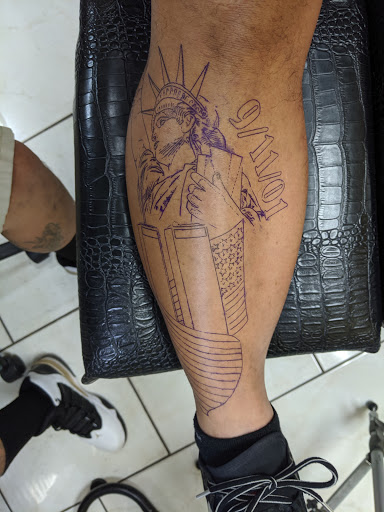 Tattoo Shop «Phat Boys Tattoos & Body Piercings», reviews and photos, 6640 Southwest Fwy A, Houston, TX 77074, USA