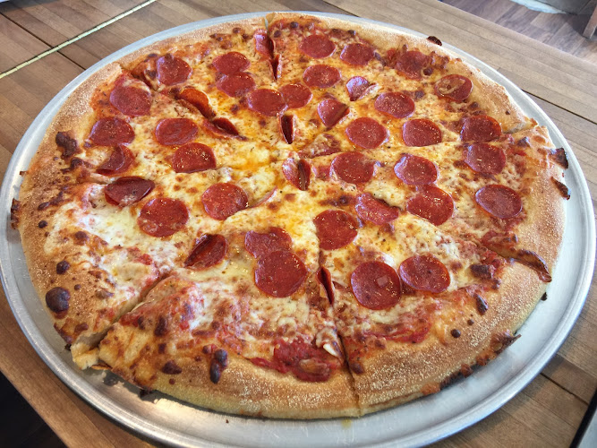 #1 best pizza place in Edgartown - Wolf's den Pizzeria | Edgartown