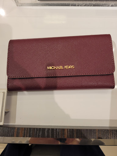 Fashion Accessories Store «Michael Kors», reviews and photos, 8155 Arroyo Cir #15, Gilroy, CA 95020, USA