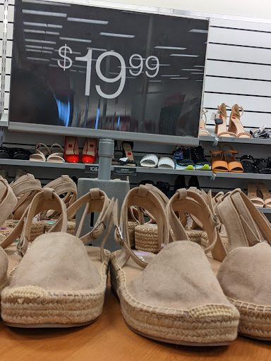 Department Store «T.J. Maxx», reviews and photos, 239 Memorial Ave, West Springfield, MA 01089, USA