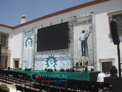 Chaplin audiovisuales en Córdoba, Málaga, Sevilla, Granada, Jaén. Alquiler Pantallas de LED.