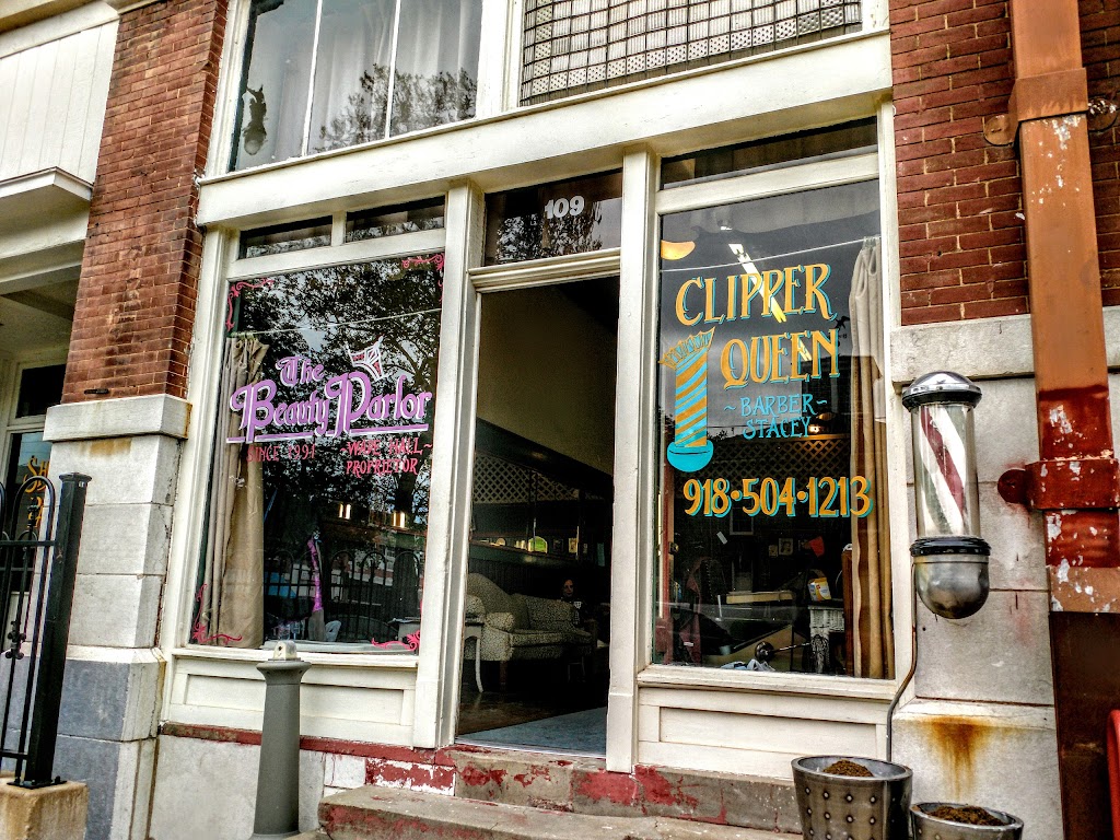 The Beauty Parlor 74447