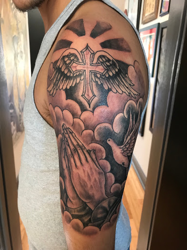 Tattoo Shop «One Shot Tattoo», reviews and photos, 5945 Glenway Ave, Cincinnati, OH 45238, USA