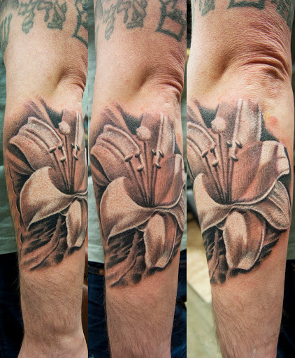 Tattoo Shop «Black Star Tattoo», reviews and photos, 533 Broad Ave, Belle Vernon, PA 15012, USA