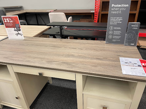 Office Supply Store «Staples», reviews and photos, 3003 E Michigan Ave, Lansing, MI 48912, USA