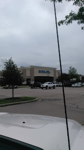 Clothing Store «Ross Dress for Less», reviews and photos, 10249 E Shelby Dr, Collierville, TN 38017, USA