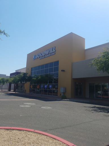 Thrift Store «Gilbert & Guadalupe Goodwill Retail Store & Donation Center», reviews and photos, 868 N Gilbert Rd, Gilbert, AZ 85234, USA
