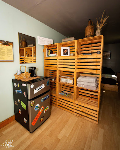 Lodge «Pine Creek Lodge», reviews and photos, 2496 E River Rd, Livingston, MT 59047, USA