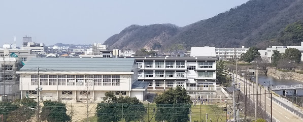 鳥取市立久松小学校
