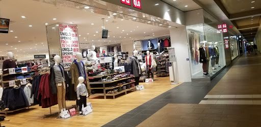 Shopping Mall «Bay Plaza Shopping Center», reviews and photos, 2100 Bartow Ave, Bronx, NY 10475, USA