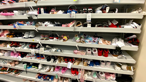 Clothing Store «Ross Dress for Less», reviews and photos, 3300 S Glenstone Ave, Springfield, MO 65804, USA