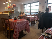 Atmosphère du Restaurant italien Le Castel Niçois à Châteauneuf-de-Galaure - n°1