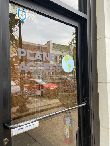 Clothing Store «Planet Access Company Store», reviews and photos, 4727 N Lincoln Ave, Chicago, IL 60625, USA