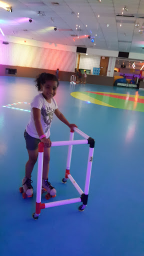 Roller Skating Rink «Bonaventure Always Family Friendly Skating Center And Birthday Parties», reviews and photos, 24505 Halsted Rd, Farmington Hills, MI 48335, USA