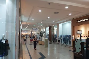 Praiamar Shopping image