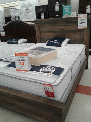 Discount Store «Big Lots», reviews and photos, 5640 Dixie Hwy, Waterford Twp, MI 48329, USA