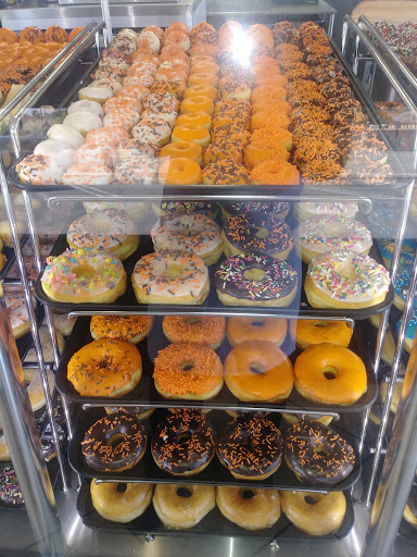 Donut Shop «Yum Yum Donuts», reviews and photos, 12821 Valley View Ave, La Mirada, CA 90638, USA